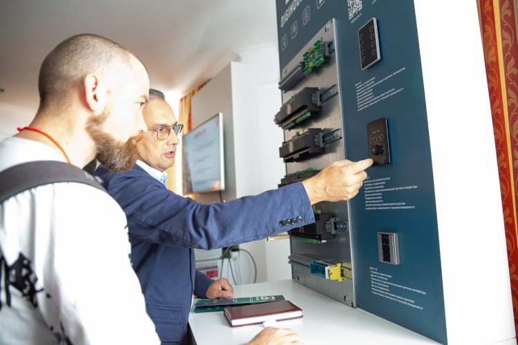 HI-TECH BUILDING 2023