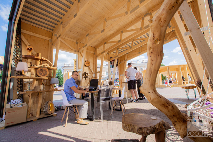 Дерево в архитектуре 2025